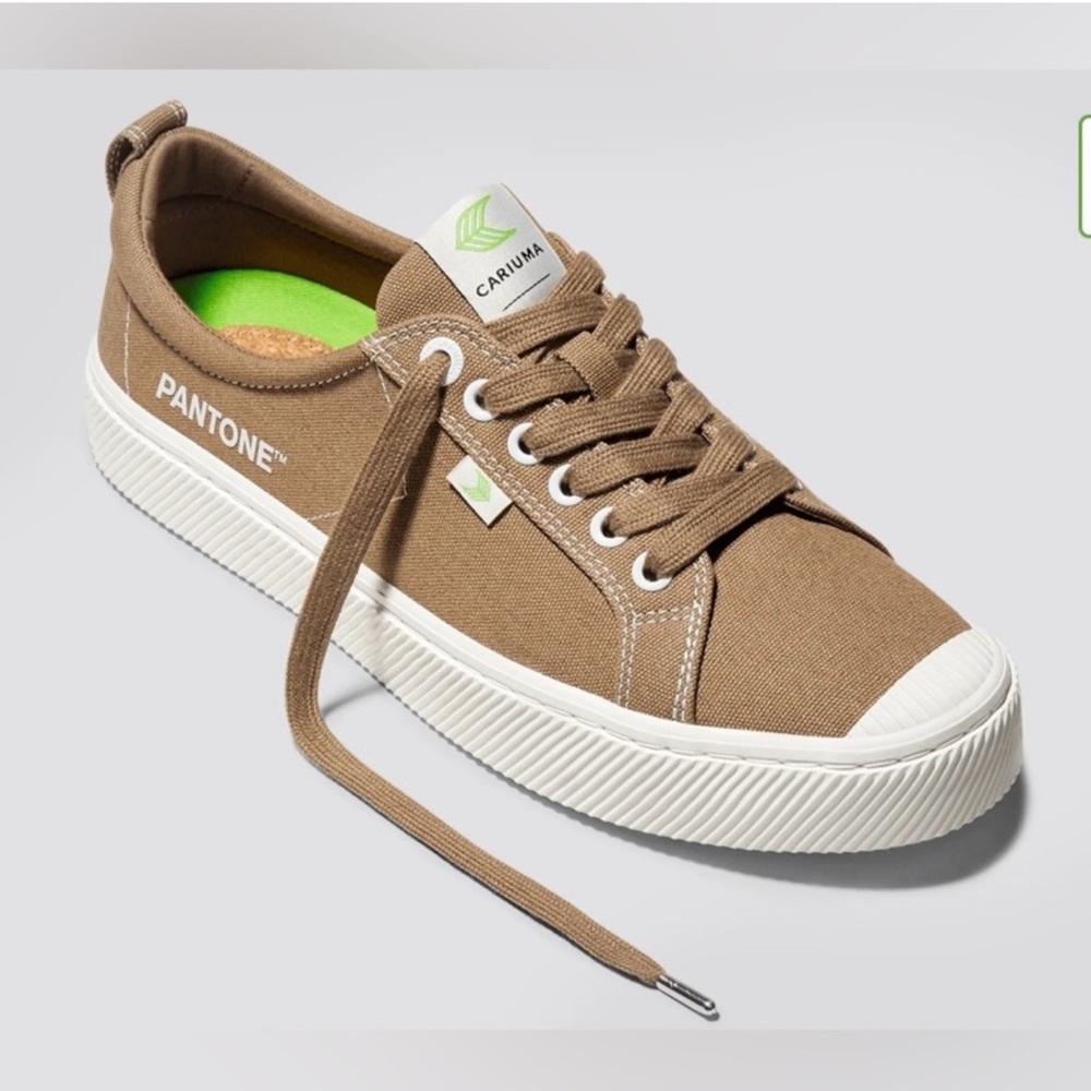 Cariuma OCA Low Pantone Lion Canvas Contrast Thread Sneaker Unisex M 11.5 W 13